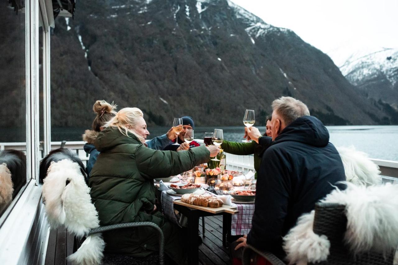 Fjaerland Fjordstove Hotell - Huseby Hotelldrift As Exteriér fotografie